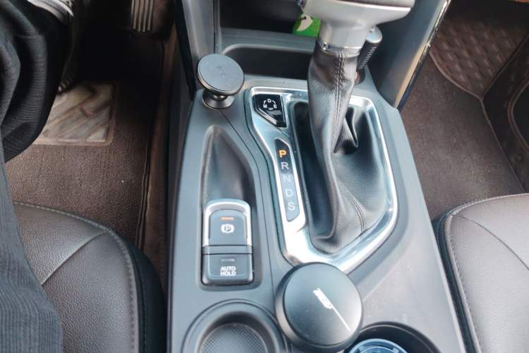 Used GAC Trumpchi GS4 2017 235T Automatic Two-Wheel Drive Luxury Smart Connectivity Version Gear Lever