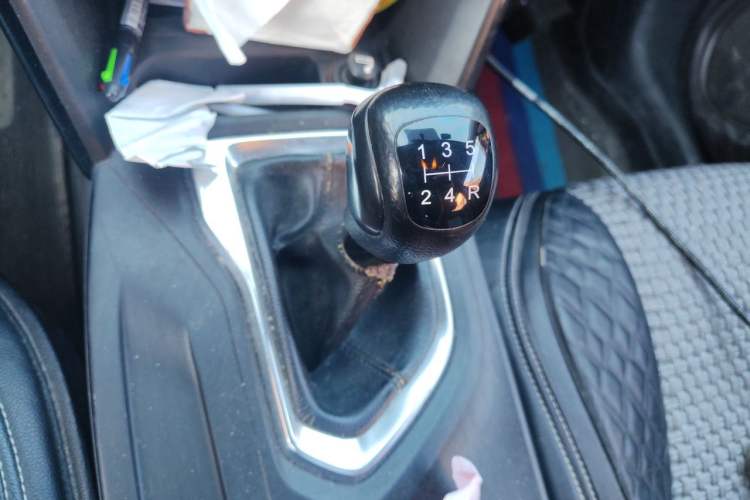 Used GAC Trumpchi GS4 2017 200T Manual Two-Wheel Drive Elite Edition Gear Lever