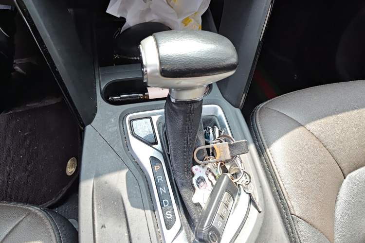 Used GAC Trumpchi GS4 2017 200T G-DCT Two-Wheel Drive Elite Edition Gear Lever