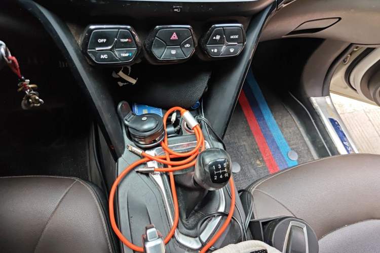 Used GAC Trumpchi GS4 2017 200T Manual Two-Wheel Drive Elite Edition Gear Lever
