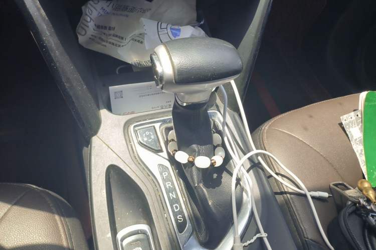 Used GAC Trumpchi GS4 2017 235T Automatic Two-Wheel Drive Luxury Smart Connectivity Version Gear Lever