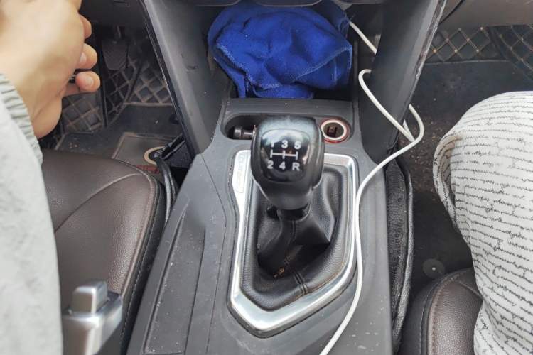 Used GAC Trumpchi GS4 2017 235T Manual Two-Wheel Drive Luxury Edition Gear Lever