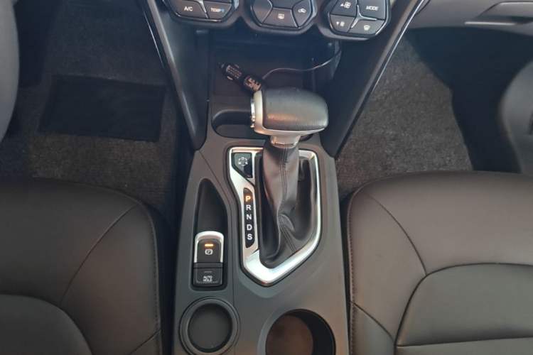 Used GAC Trumpchi GS4 2017 235T Automatic Two-Wheel Drive Elite Edition Gear Lever