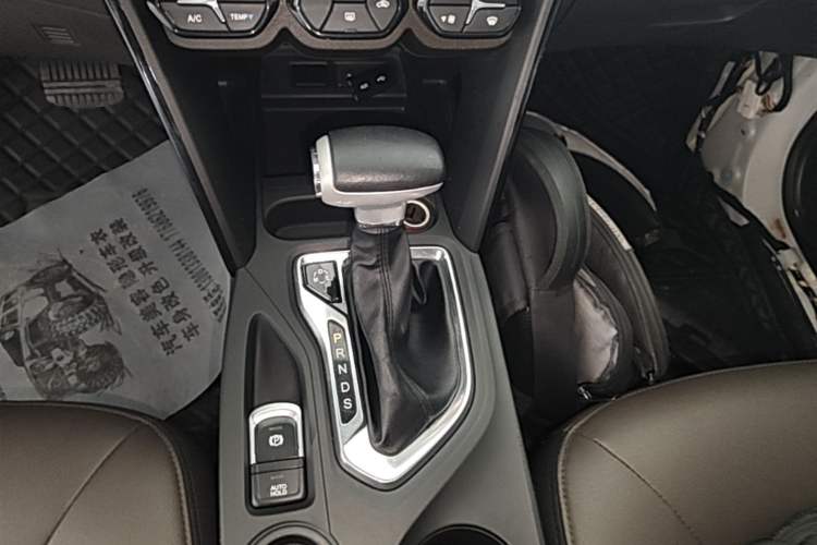 Used GAC Trumpchi GS4 2017 235T Automatic Two-Wheel Drive Elite Edition Gear Lever