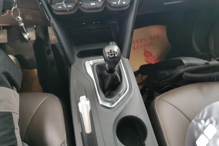 Used GAC Trumpchi GS4 2017 235T Manual Two-Wheel Drive Luxury Edition Gear Lever
