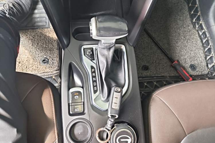 Used GAC Trumpchi GS4 2017 235T Automatic Two-Wheel Drive Elite Edition Gear Lever