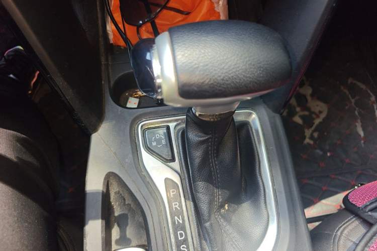 Used GAC Trumpchi GS4 2017 235T Automatic Two-Wheel Drive Elite Edition Gear Lever