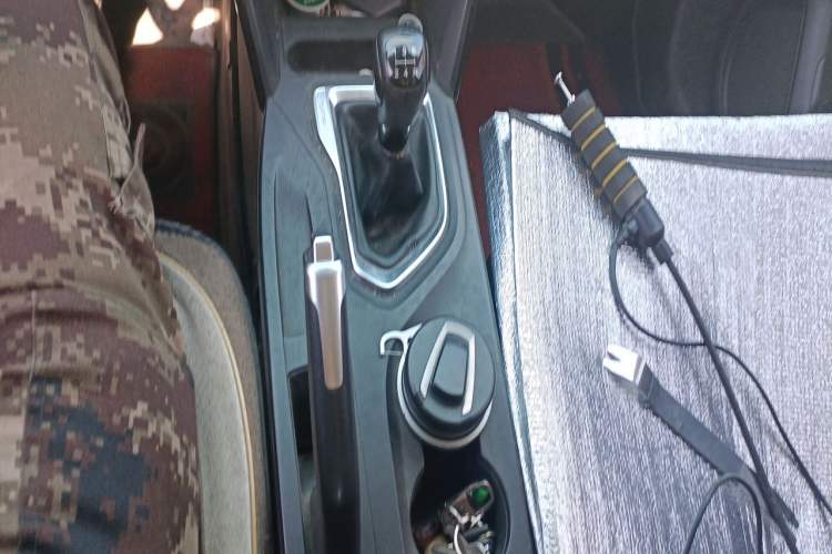 Used GAC Trumpchi GS4 2017 235T Manual Two-Wheel Drive Luxury Edition Gear Lever