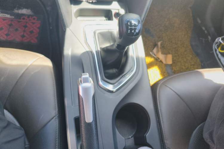 Used GAC Trumpchi GS4 2017 235T Manual Two-Wheel Drive Luxury Edition Gear Lever