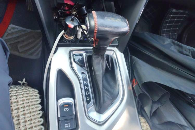 Used GAC Trumpchi GS4 2017 235T Automatic Two-Wheel Drive Luxury Smart Connectivity Version Gear Lever
