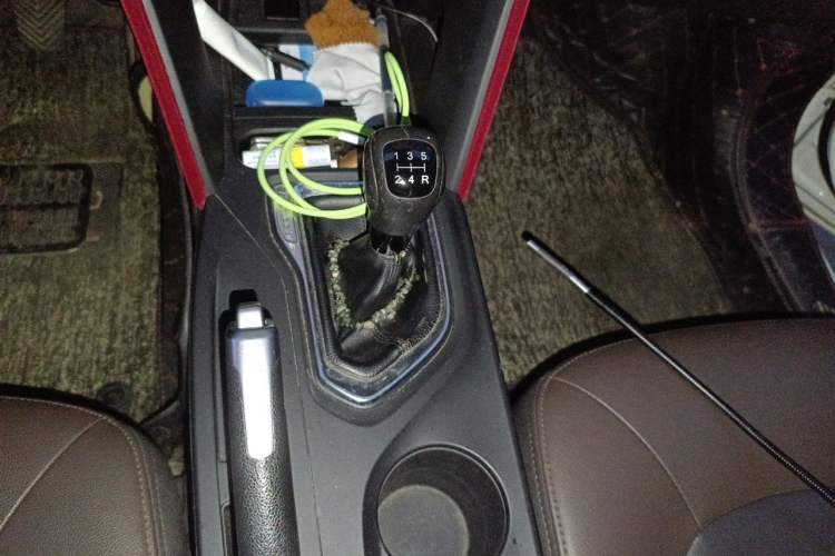 Used GAC Trumpchi GS4 2017 200T Manual Two-Wheel Drive Elite Edition Gear Lever