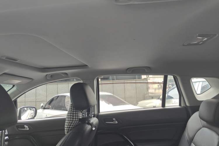 Used GAC Trumpchi GS4 2017 200T G-DCT Two-Wheel Drive Elite Edition Headliner