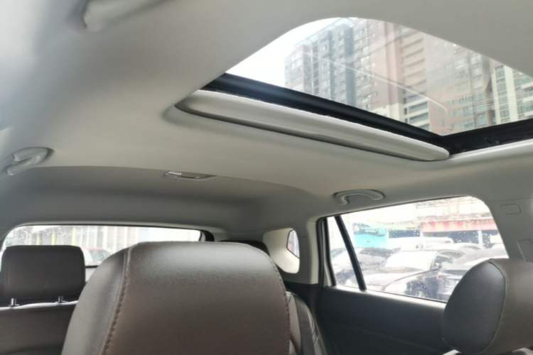Used GAC Trumpchi GS4 2017 200T Manual Two-Wheel Drive Elite Edition Headliner