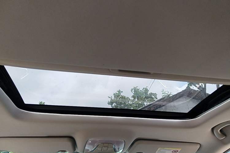 Used GAC Trumpchi GS4 2017 200T G-DCT Two-Wheel Drive Elite Edition Headliner