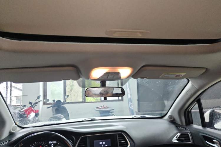 Used GAC Trumpchi GS4 2017 200T Manual Two-Wheel Drive Elite Edition Headliner
