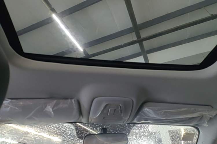 Used GAC Trumpchi GS4 2017 235T Manual Two-Wheel Drive Luxury Edition Headliner