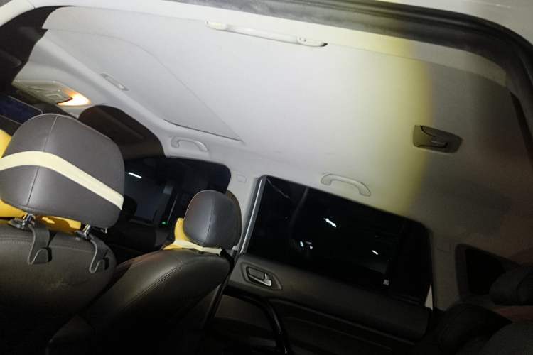 Used GAC Trumpchi GS4 2017 235T Automatic Two-Wheel Drive Elite Edition Headliner