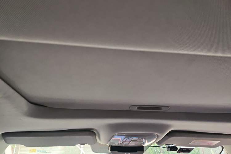 Used GAC Trumpchi GS4 2017 200T Manual Two-Wheel Drive Elite Edition Headliner