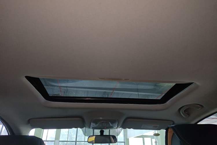Used GAC Trumpchi GS4 2017 235T Automatic Two-Wheel Drive Luxury Smart Connectivity Version Headliner