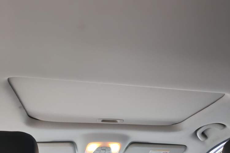 Used GAC Trumpchi GS4 2017 235T Automatic Two-Wheel Drive Luxury Smart Connectivity Version Headliner