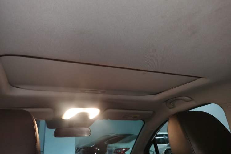 Used GAC Trumpchi GS4 2017 235T Automatic Two-Wheel Drive Luxury Smart Connectivity Version Headliner