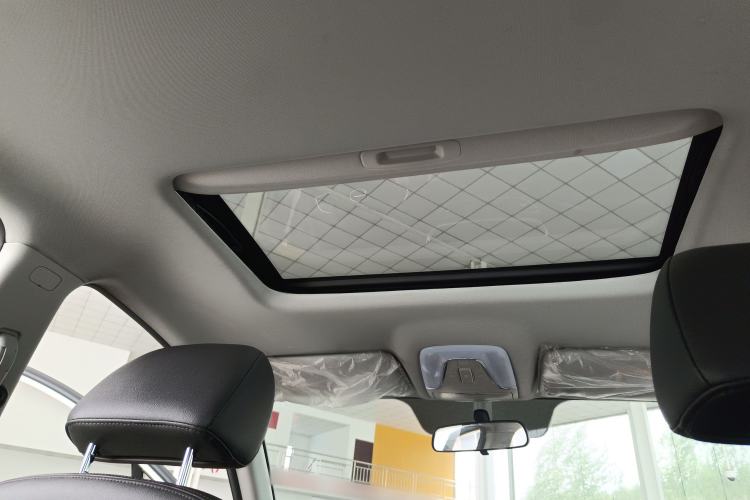Used GAC Trumpchi GS4 2017 200T Manual Two-Wheel Drive Elite Edition Headliner