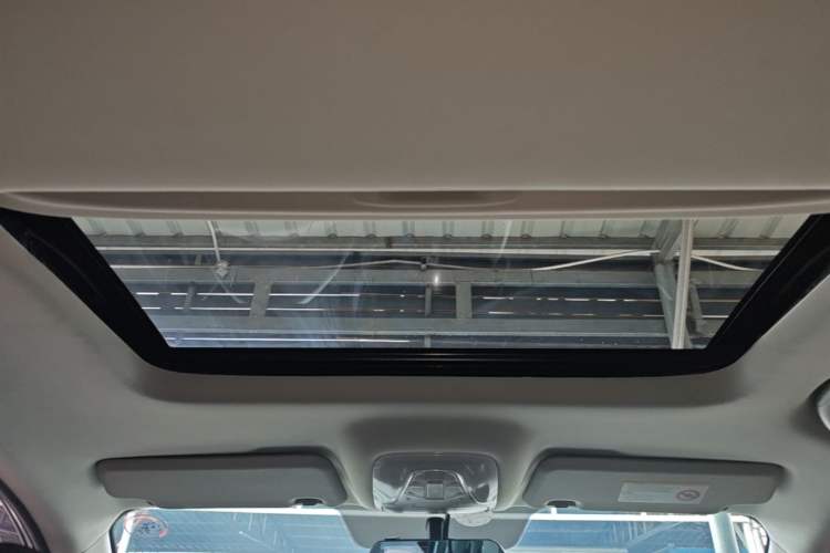 Used GAC Trumpchi GS4 2017 235T G-DCT Two-Wheel Drive Elite Edition Headliner