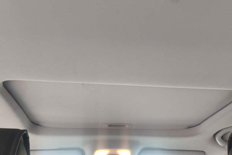 Used GAC Trumpchi GS4 2017 235T Automatic Two-Wheel Drive Luxury Smart Connectivity Version Headliner