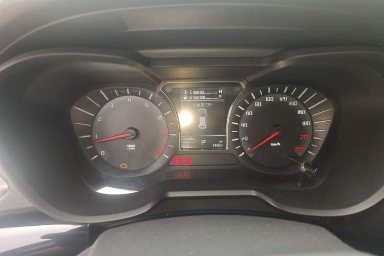 Used GAC Trumpchi GS4 2017 235T Automatic Two-Wheel Drive Elite Edition Instrument Cluster