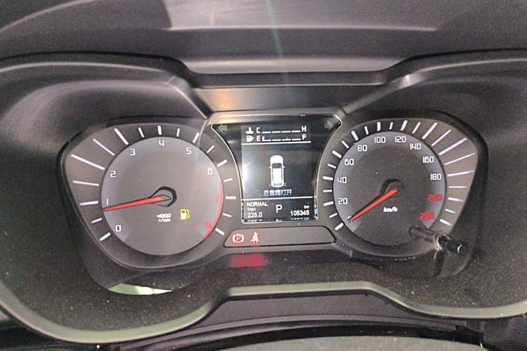 Used GAC Trumpchi GS4 2017 235T Automatic Two-Wheel Drive Elite Edition Instrument Cluster