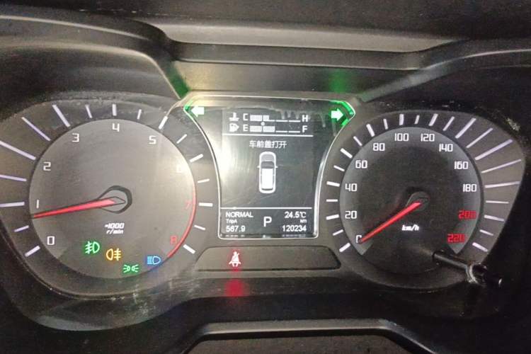 Used GAC Trumpchi GS4 2017 235T G-DCT Two-Wheel Drive Elite Edition Instrument Cluster