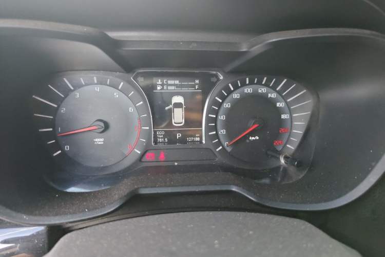 Used GAC Trumpchi GS4 2017 235T G-DCT Two-Wheel Drive Elite Edition Instrument Cluster