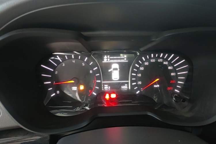 Used GAC Trumpchi GS4 2017 235T Manual Two-Wheel Drive Luxury Edition Instrument Cluster