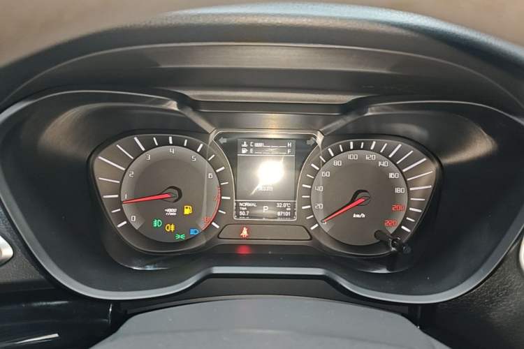 Used GAC Trumpchi GS4 2017 235T G-DCT Two-Wheel Drive Elite Edition Instrument Cluster