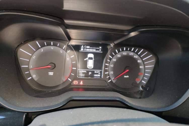Used GAC Trumpchi GS4 2017 235T Automatic Two-Wheel Drive Luxury Smart Connectivity Version Instrument Cluster