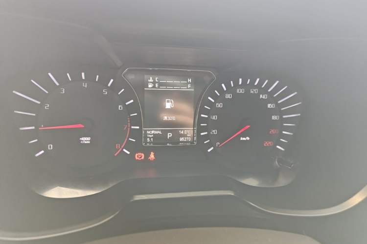 Used GAC Trumpchi GS4 2017 235T Automatic Two-Wheel Drive Luxury Smart Connectivity Version Instrument Cluster