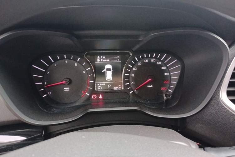 Used GAC Trumpchi GS4 2017 235T Automatic Two-Wheel Drive Elite Edition Instrument Cluster