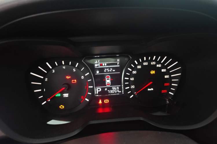 Used GAC Trumpchi GS4 2017 200T G-DCT Two-Wheel Drive Comfort Edition Instrument Cluster