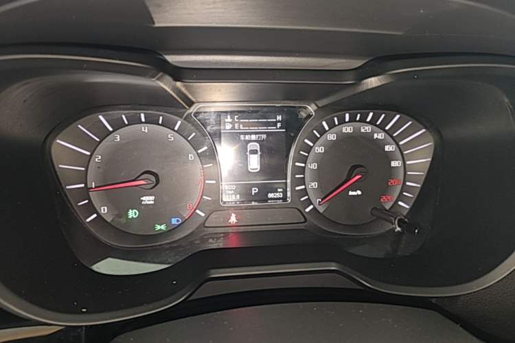 Used GAC Trumpchi GS4 2017 235T Automatic Two-Wheel Drive Elite Edition Instrument Cluster