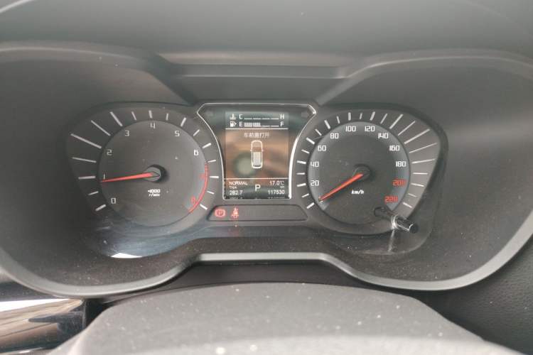 Used GAC Trumpchi GS4 2017 235T Automatic Two-Wheel Drive Luxury Smart Connectivity Version Instrument Cluster