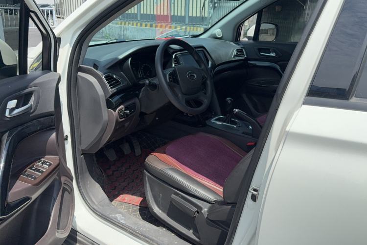 Used GAC Trumpchi GS4 2017 200T Manual Two-Wheel Drive Elite Edition Interior 1