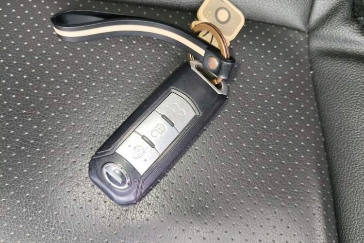 Used GAC Trumpchi GS4 2017 235T Automatic Two-Wheel Drive Luxury Smart Connectivity Version Interior 1