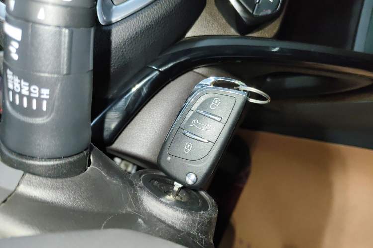 Used GAC Trumpchi GS4 2017 235T Manual Two-Wheel Drive Luxury Edition Interior 1