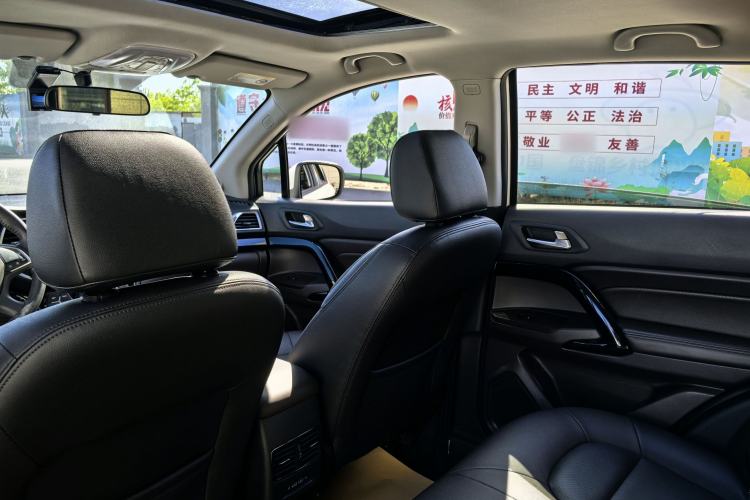 Used GAC Trumpchi GS4 2017 235T Automatic Two-Wheel Drive Luxury Smart Connectivity Version Interior 1