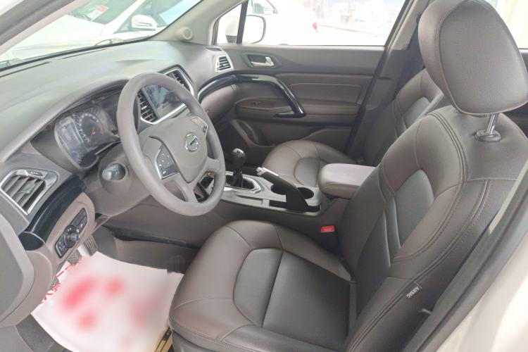 Used GAC Trumpchi GS4 2017 200T Manual Two-Wheel Drive Elite Edition Interior 1