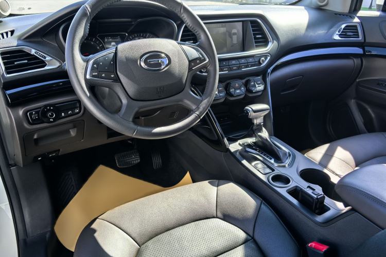 Used GAC Trumpchi GS4 2017 235T Automatic Two-Wheel Drive Luxury Smart Connectivity Version Interior 11