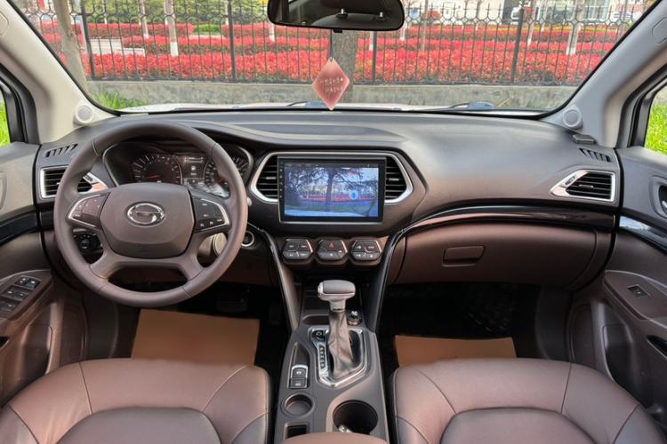 Used GAC Trumpchi GS4 2017 235T Automatic Two-Wheel Drive Elite Edition Interior 2