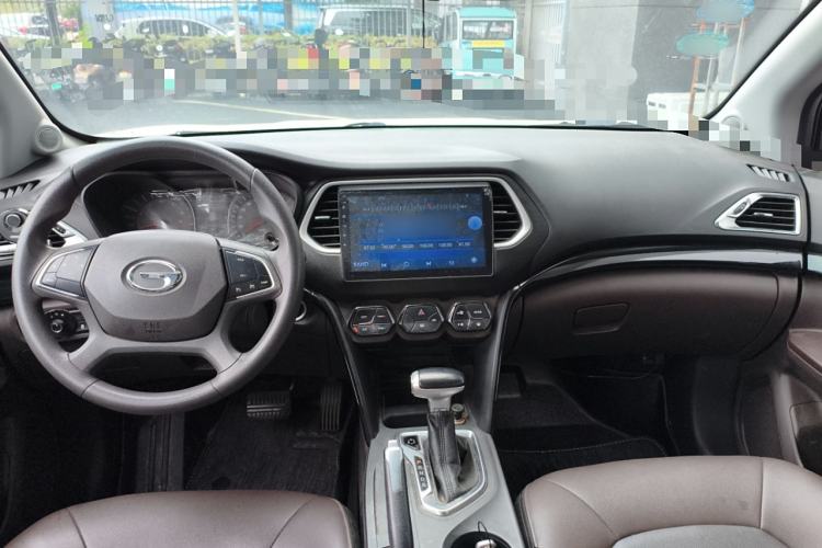 Used GAC Trumpchi GS4 2017 200T G-DCT Two-Wheel Drive Elite Edition Interior 2
