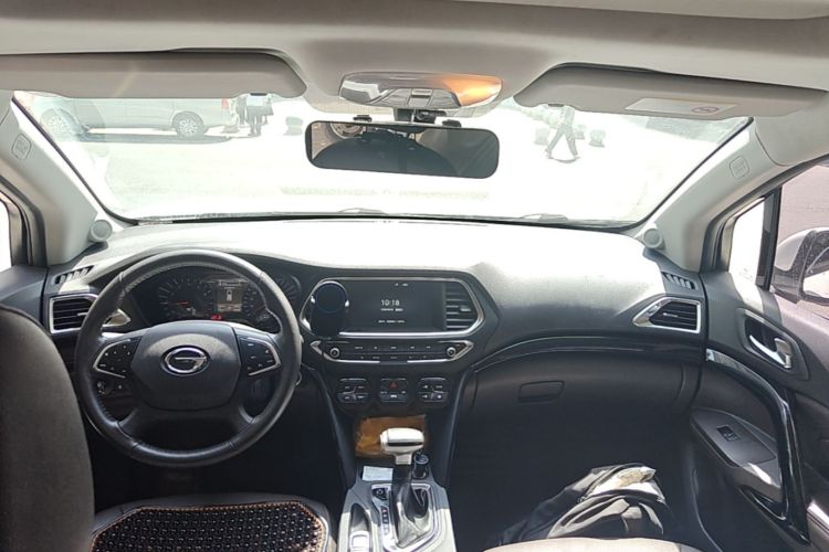 Used GAC Trumpchi GS4 2017 235T Automatic Two-Wheel Drive Luxury Smart Connectivity Version Interior 2