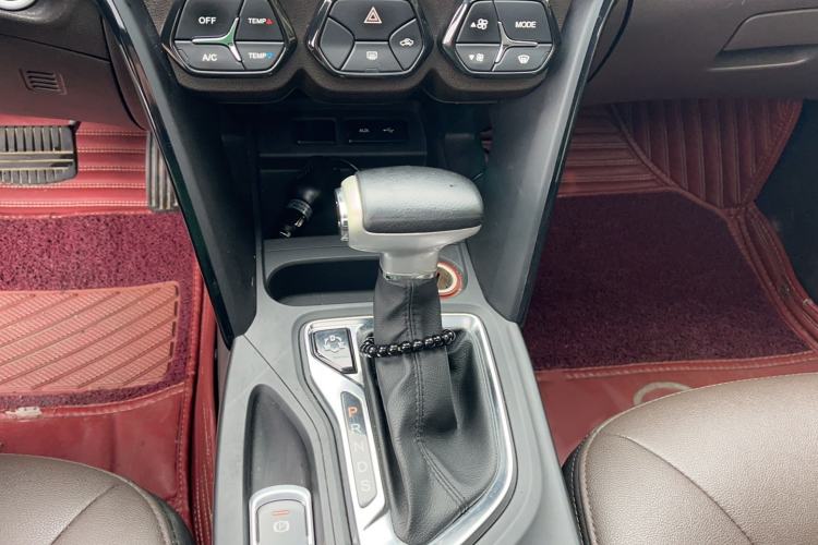 Used GAC Trumpchi GS4 2017 235T Automatic Two-Wheel Drive Elite Edition Interior 2